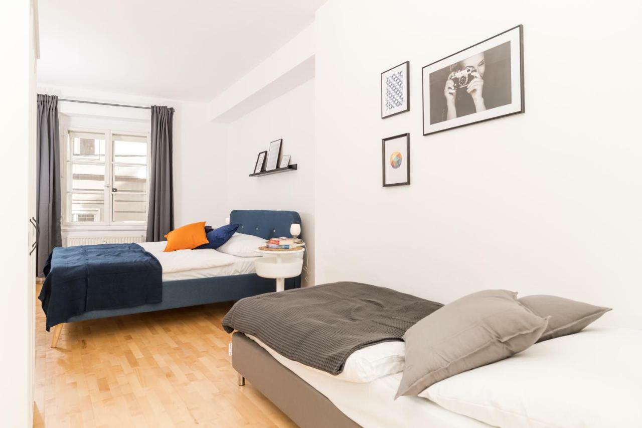 Zum Grazer Uhrturm Apartment Exterior foto