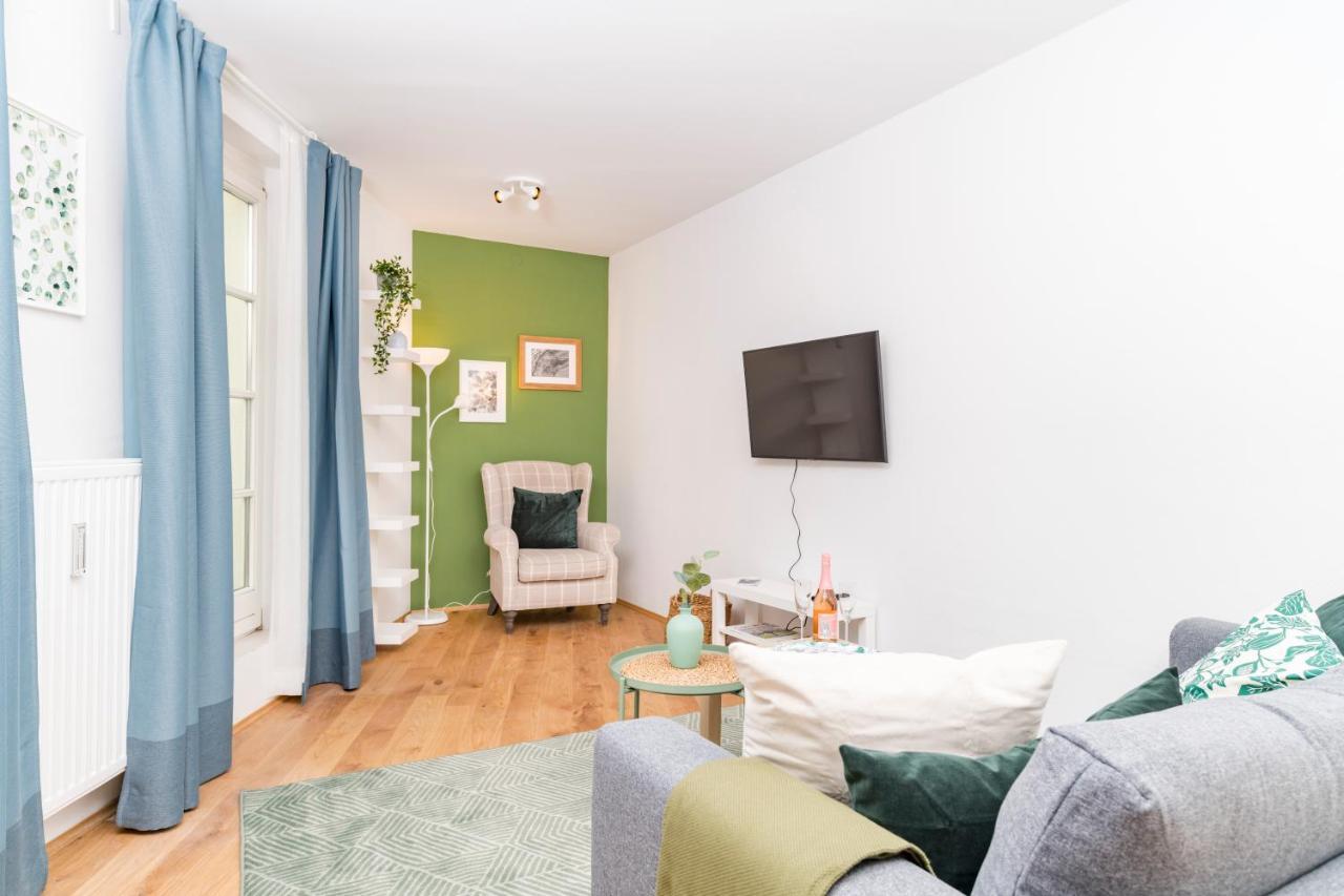 Zum Grazer Uhrturm Apartment Exterior foto